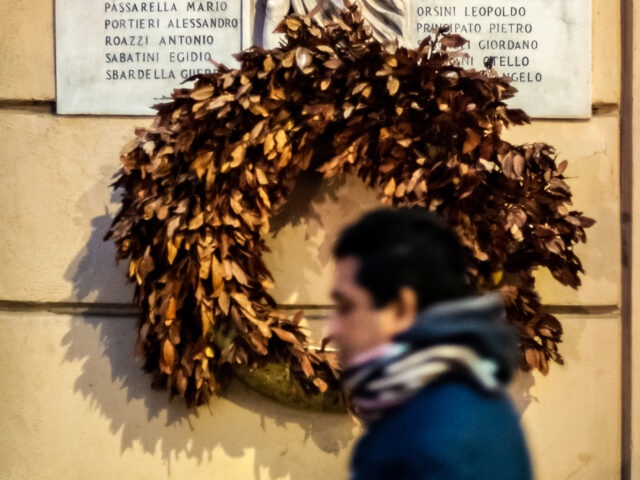 Ai martiri della libertà. Targa marmorea ai partigiani dell'8a Zona di Resistenza